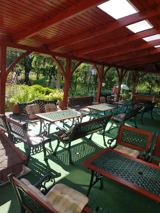 Fortuna Panzio Hotel Oroshaza Bagian luar foto