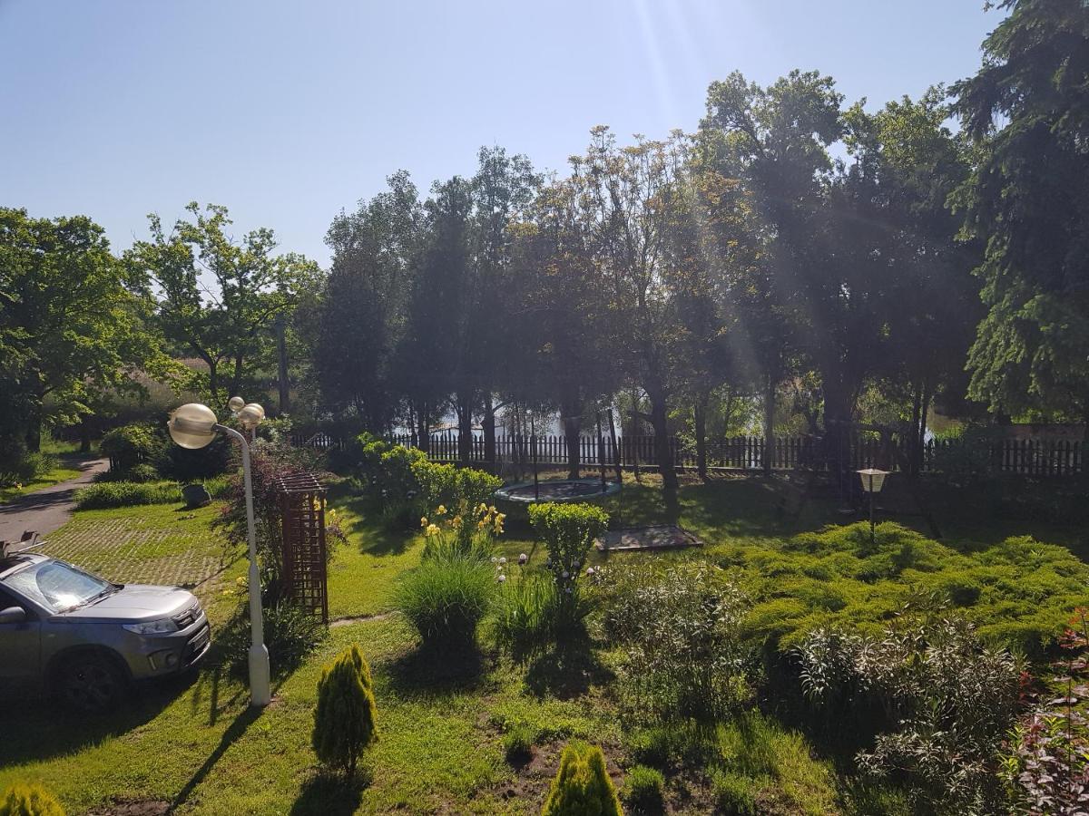 Fortuna Panzio Hotel Oroshaza Bagian luar foto
