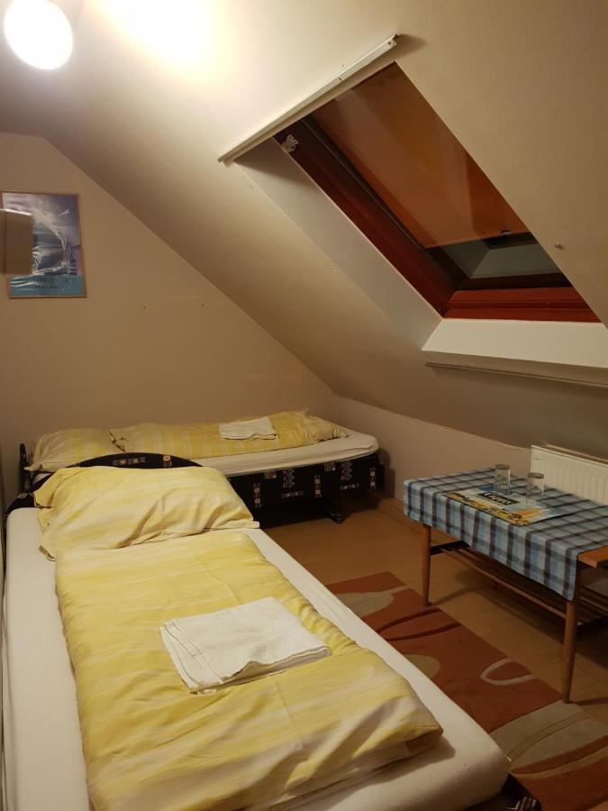 Fortuna Panzio Hotel Oroshaza Bagian luar foto